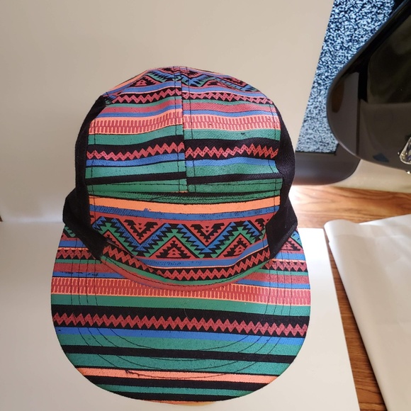 Stripped Carbon Elements Snap Back Hat. Like new! - Picture 3 of 6